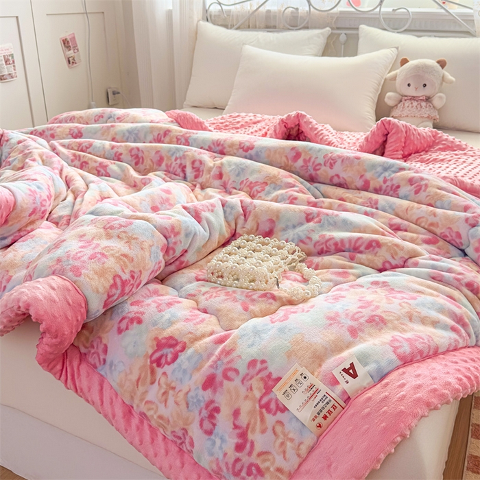 91家纺网 家纺一手货源 找家纺 默忆 2025新款牛奶绒豆豆被被子被芯 浪漫满屋