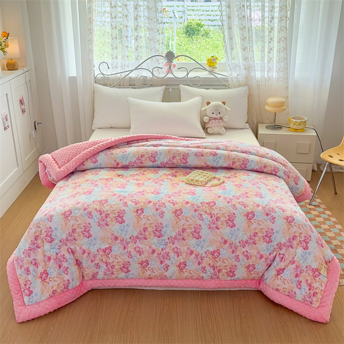 91家纺网 家纺一手货源 找家纺 默忆 2025新款牛奶绒豆豆被被子被芯 浪漫满屋