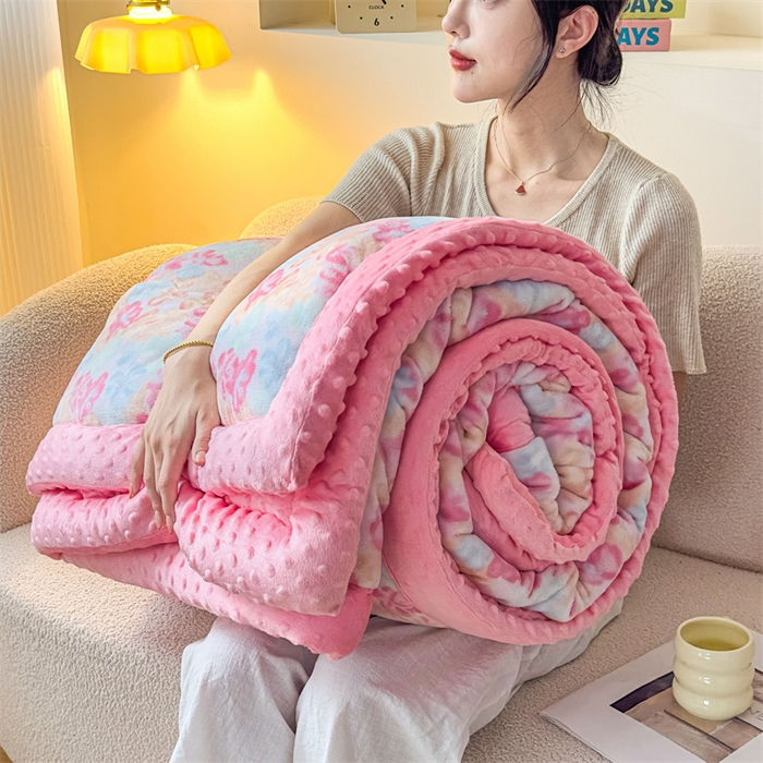 91家纺网 家纺一手货源 找家纺 默忆 2025新款牛奶绒豆豆被被子被芯 浪漫满屋