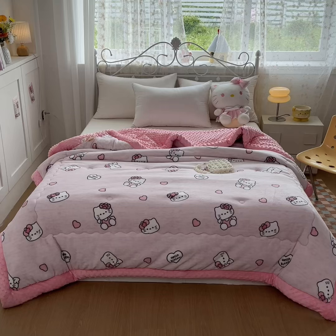 91家纺网 家纺一手货源 找家纺 默忆 2025新款牛奶绒豆豆被被子被芯 比耶kt猫