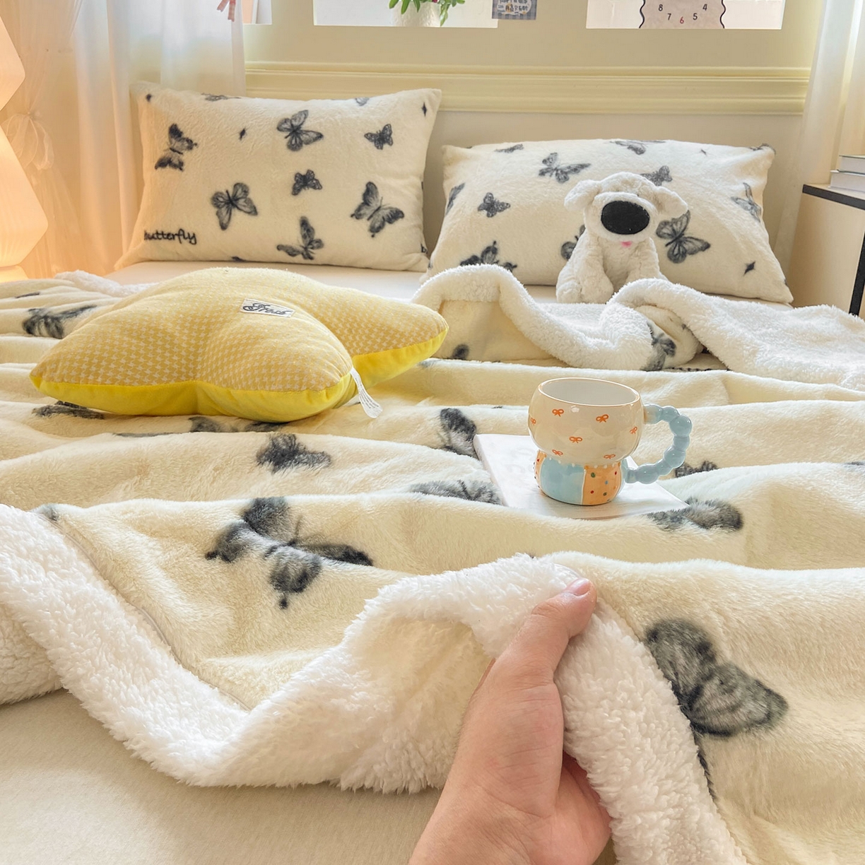 91家纺网 家纺一手货源 找家纺 眠势力 2025新款兔毛绒毛毯冬季加绒加厚盖毯兔兔绒保暖毯子带拉链-小清新系列 蝶舞飞扬