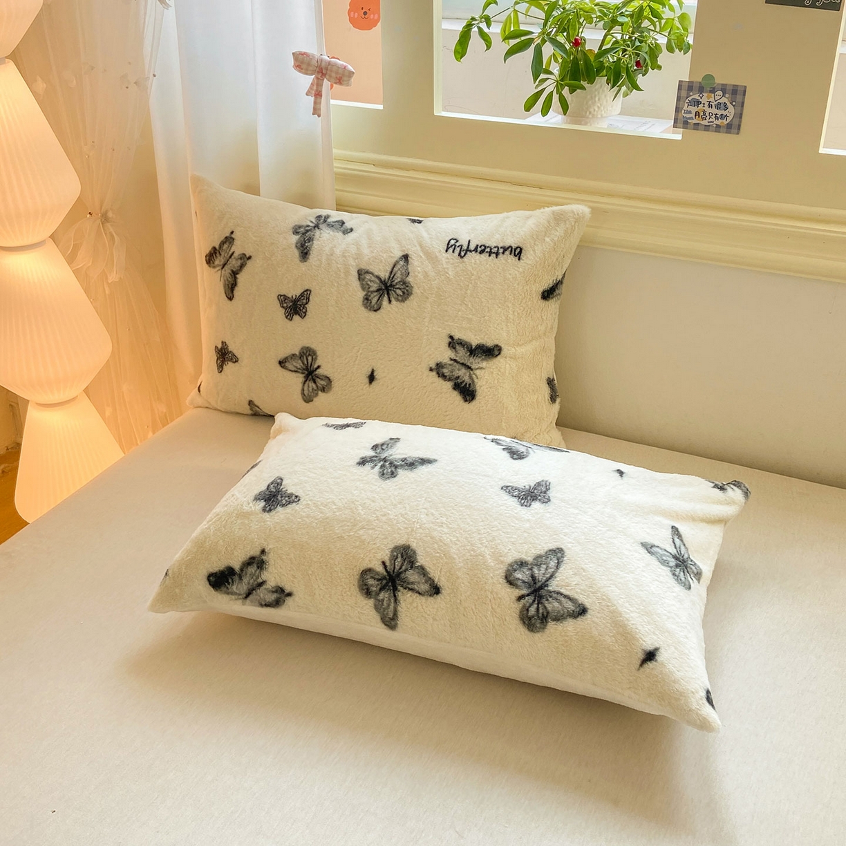 91家纺网 家纺一手货源 找家纺 眠势力 2025新款兔毛绒毛毯冬季加绒加厚盖毯兔兔绒保暖毯子带拉链-小清新系列 蝶舞飞扬