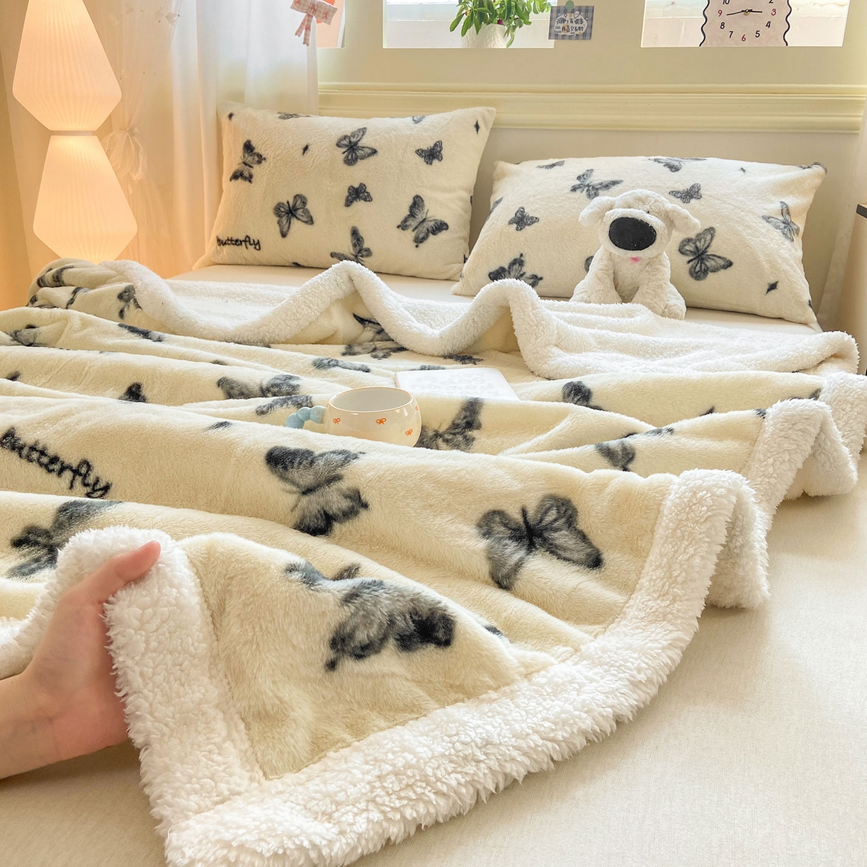 91家纺网 家纺一手货源 找家纺 眠势力 2025新款兔毛绒毛毯冬季加绒加厚盖毯兔兔绒保暖毯子带拉链-小清新系列 蝶舞飞扬