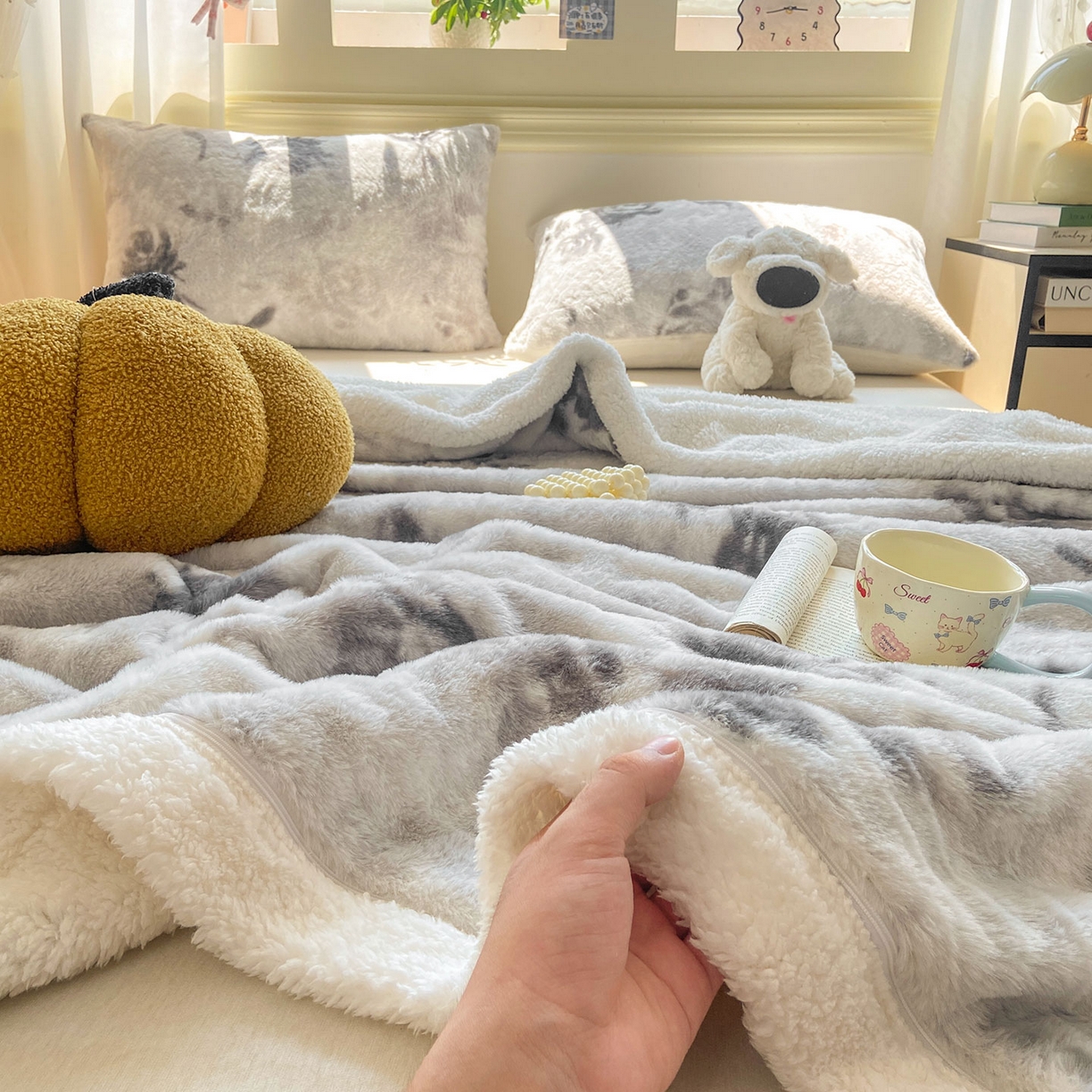 91家纺网 家纺一手货源 找家纺 眠势力 2025新款兔毛绒毛毯冬季加绒加厚盖毯兔兔绒保暖毯子带拉链-小清新系列 水墨玫瑰