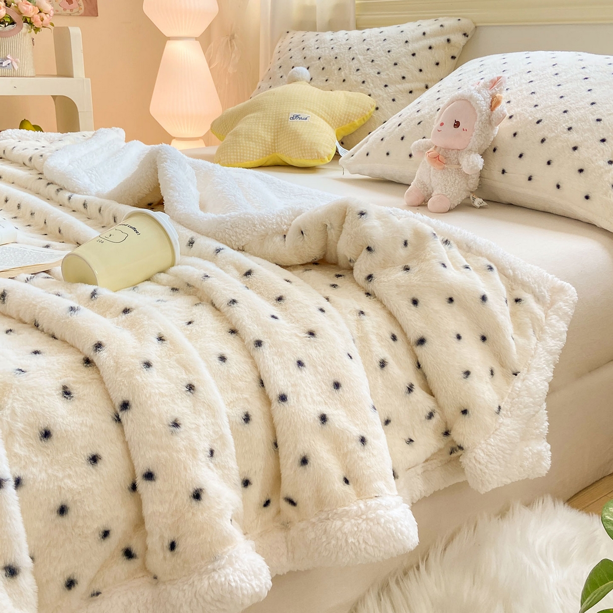 91家纺网 家纺一手货源 找家纺 眠势力 2025新款兔毛绒毛毯冬季加绒加厚盖毯兔兔绒保暖毯子带拉链-小清新系列 经典波点