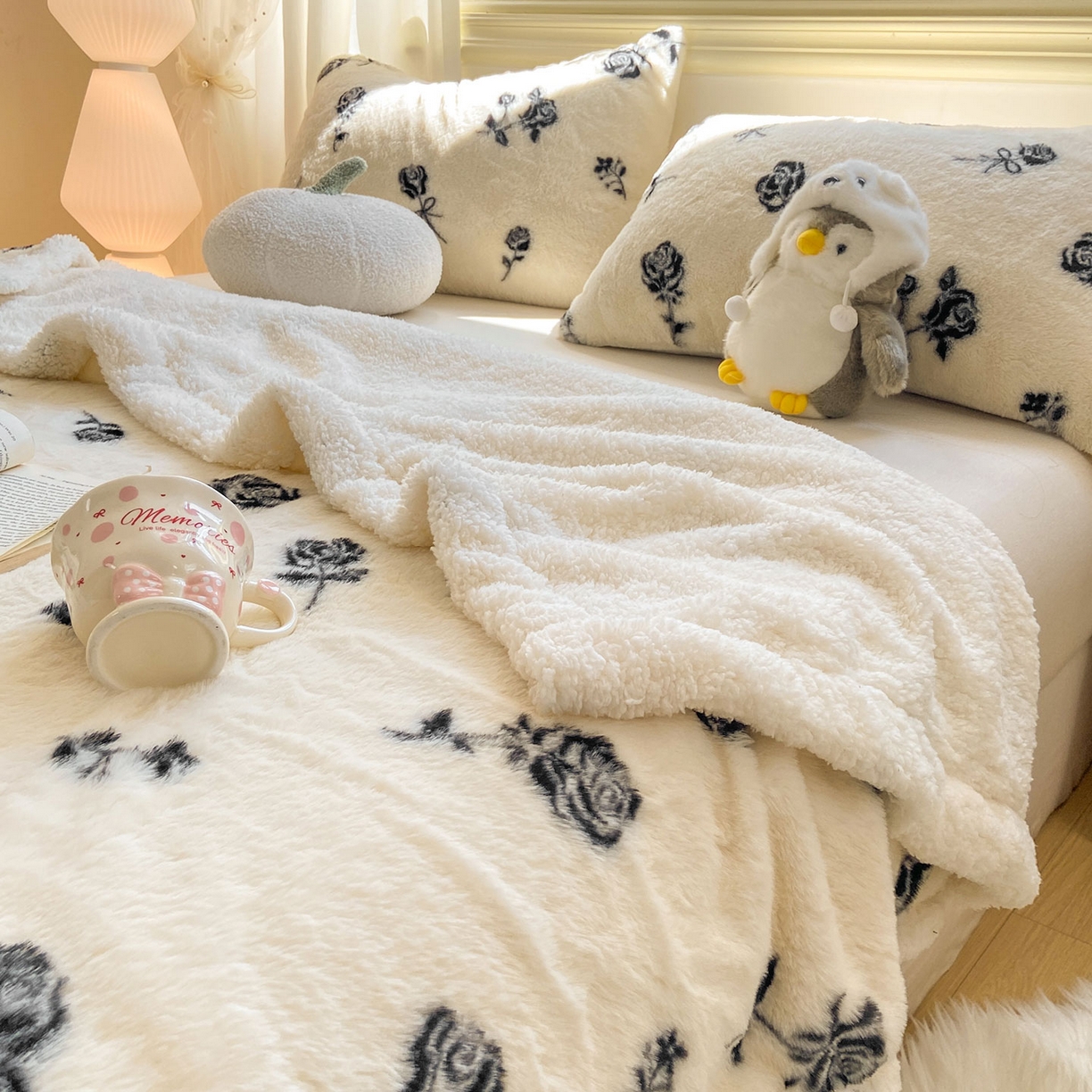 91家纺网 家纺一手货源 找家纺 眠势力 2025新款兔毛绒毛毯冬季加绒加厚盖毯兔兔绒保暖毯子带拉链-小清新系列 一枝玫瑰