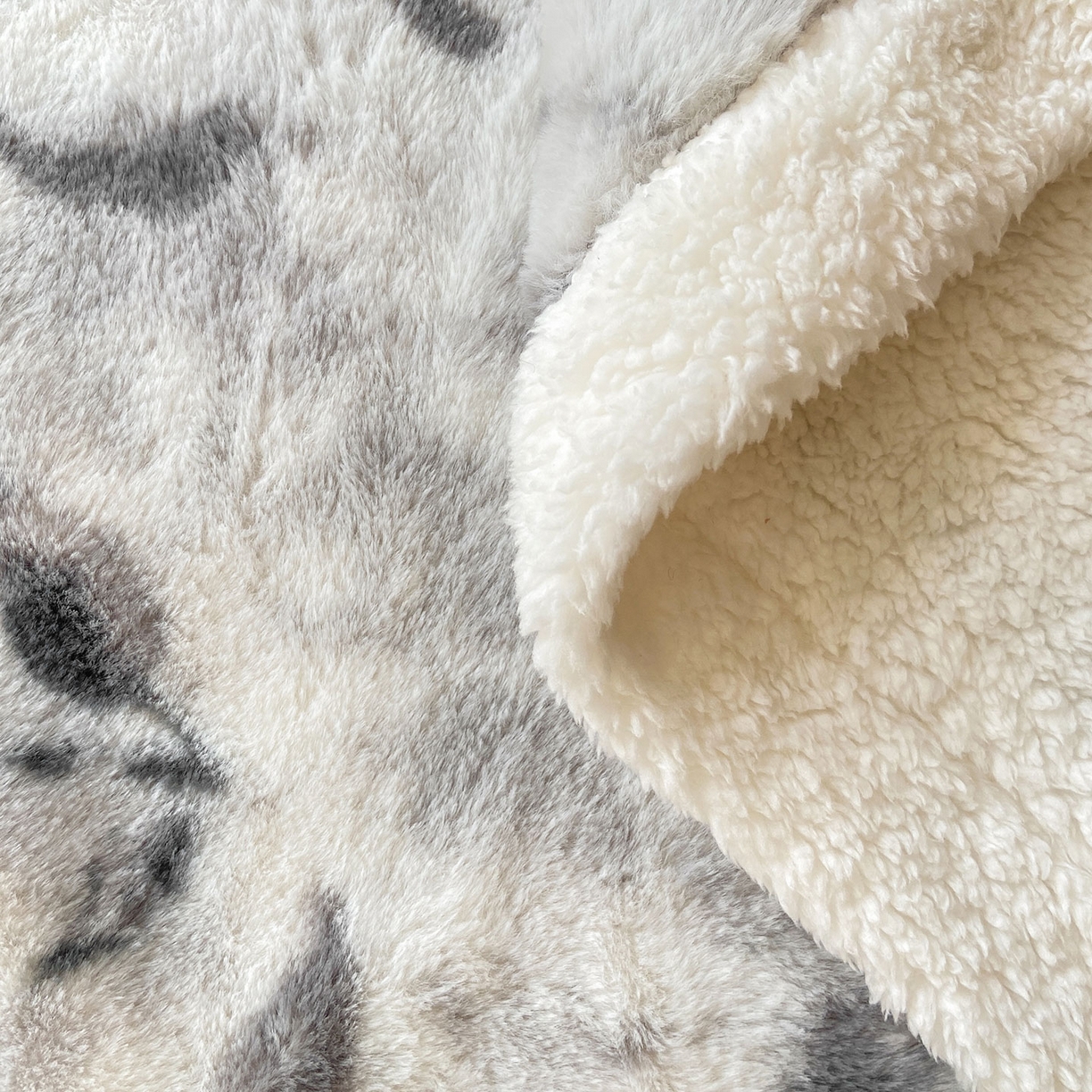 91家纺网 家纺一手货源 找家纺 眠势力 2025新款兔毛绒毛毯冬季加绒加厚盖毯兔兔绒保暖毯子带拉链-小清新系列 水墨玫瑰