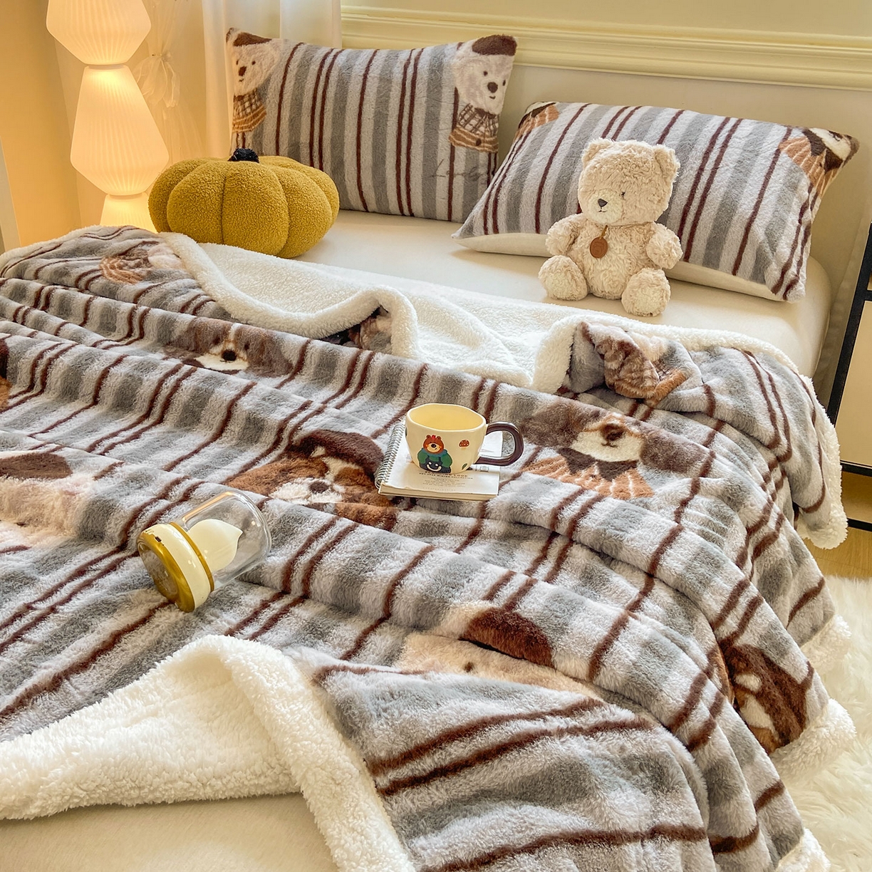 91家纺网 家纺一手货源 找家纺 眠势力 2025新款兔毛绒毛毯冬季加绒加厚盖毯兔兔绒保暖毯子带拉链-小清新系列 酷酷熊