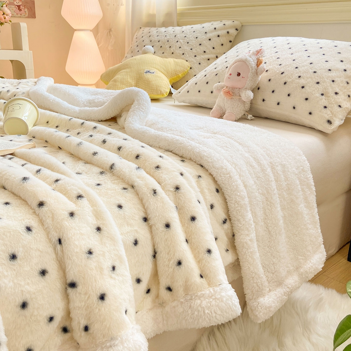 91家纺网 家纺一手货源 找家纺 眠势力 2025新款兔毛绒毛毯冬季加绒加厚盖毯兔兔绒保暖毯子带拉链-小清新系列 经典波点