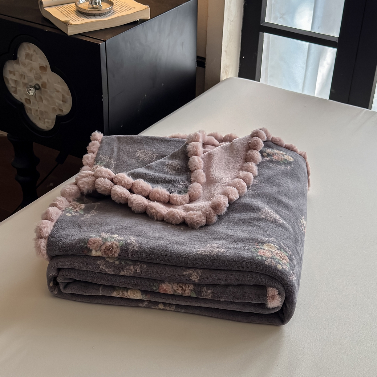 91家纺网 家纺一手货源 找家纺 艾咪-Amy ntmy 2025新款毛球款法式复古风牛奶绒双层毯毛毯毯子 香榭