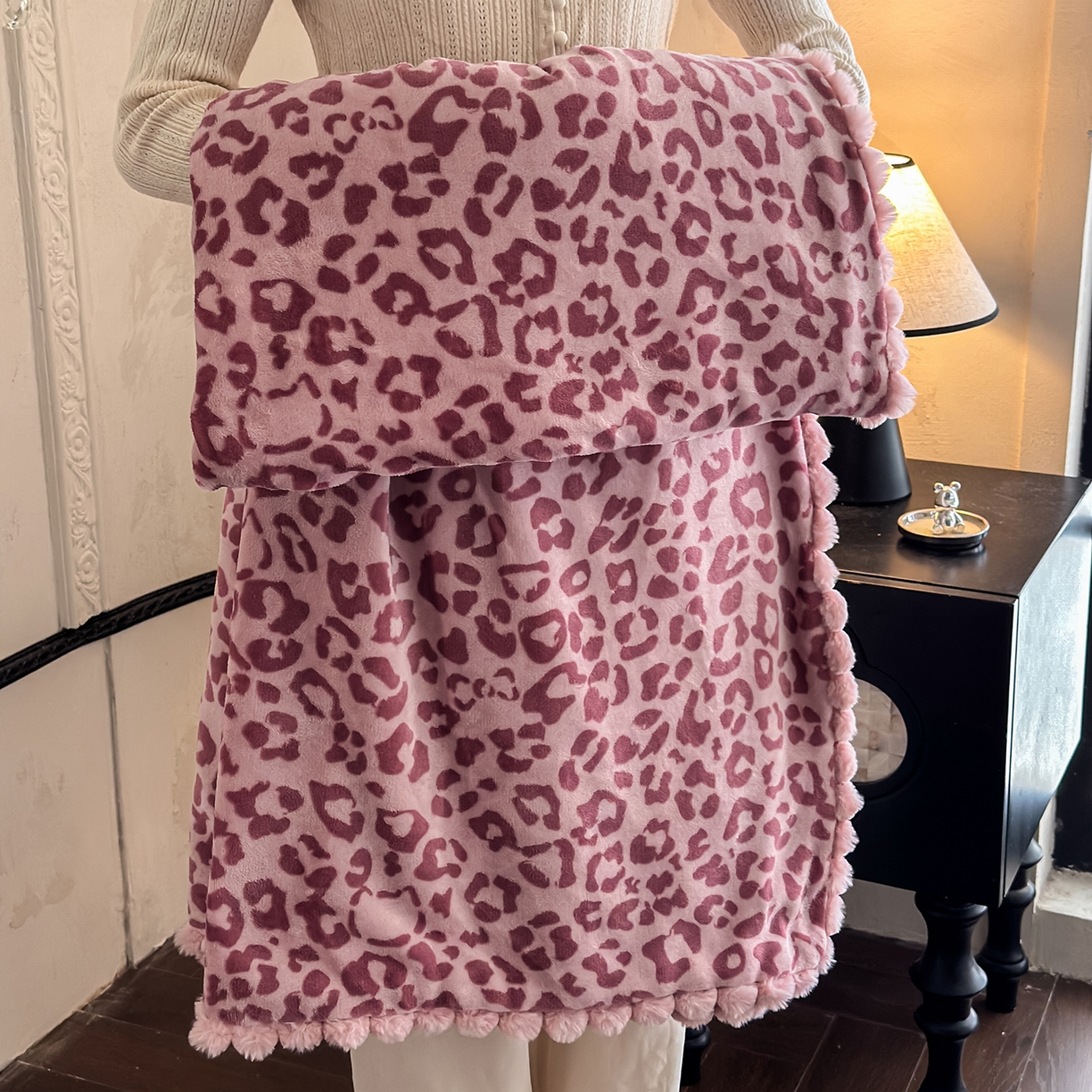 91家纺网 家纺一手货源 找家纺 （总）艾咪-Amy ntmy 2025新款毛球款法式复古风牛奶绒双层毯毛毯毯子