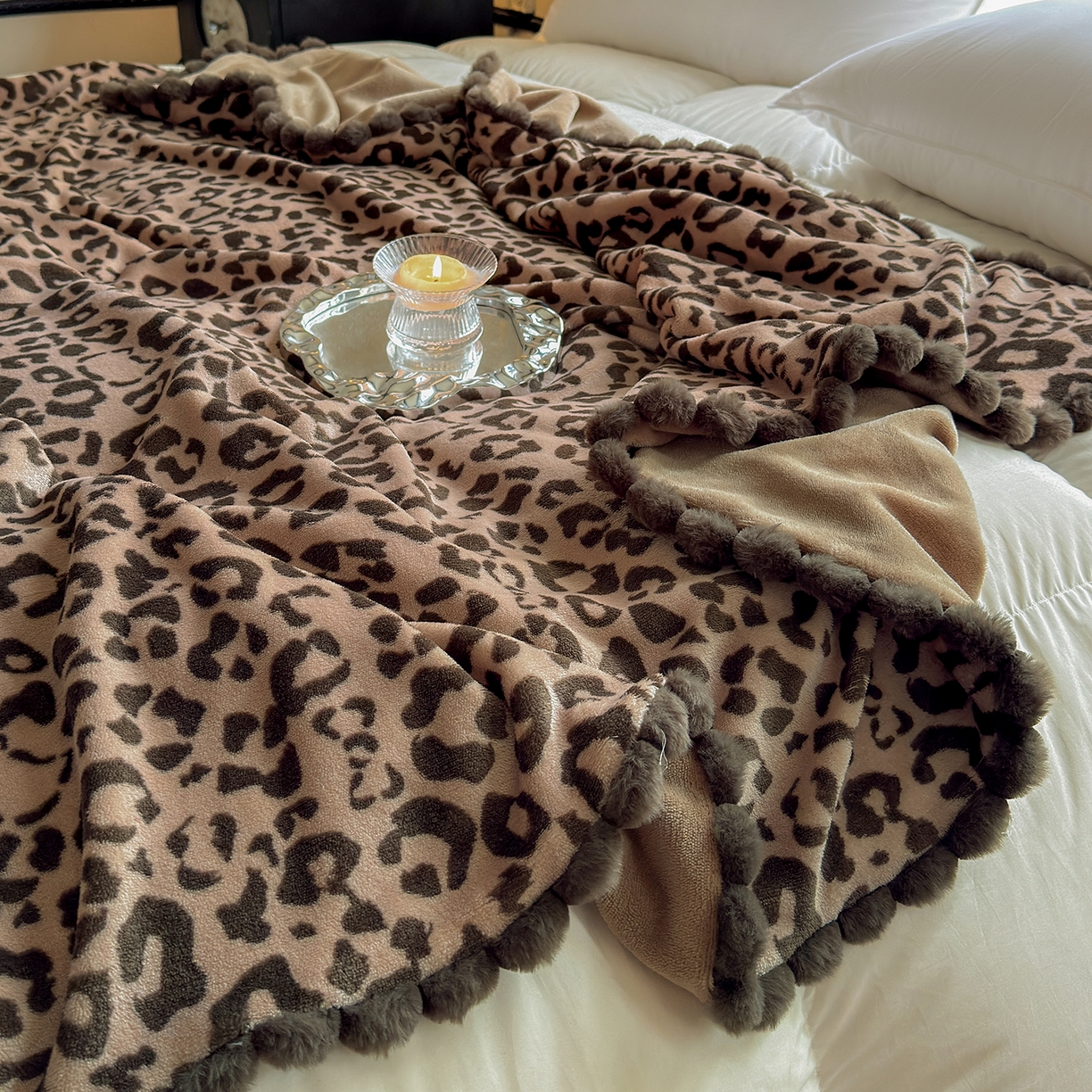 91家纺网 家纺一手货源 找家纺 艾咪-Amy ntmy 2025新款毛球款法式复古风牛奶绒双层毯毛毯毯子 躲猫猫咖