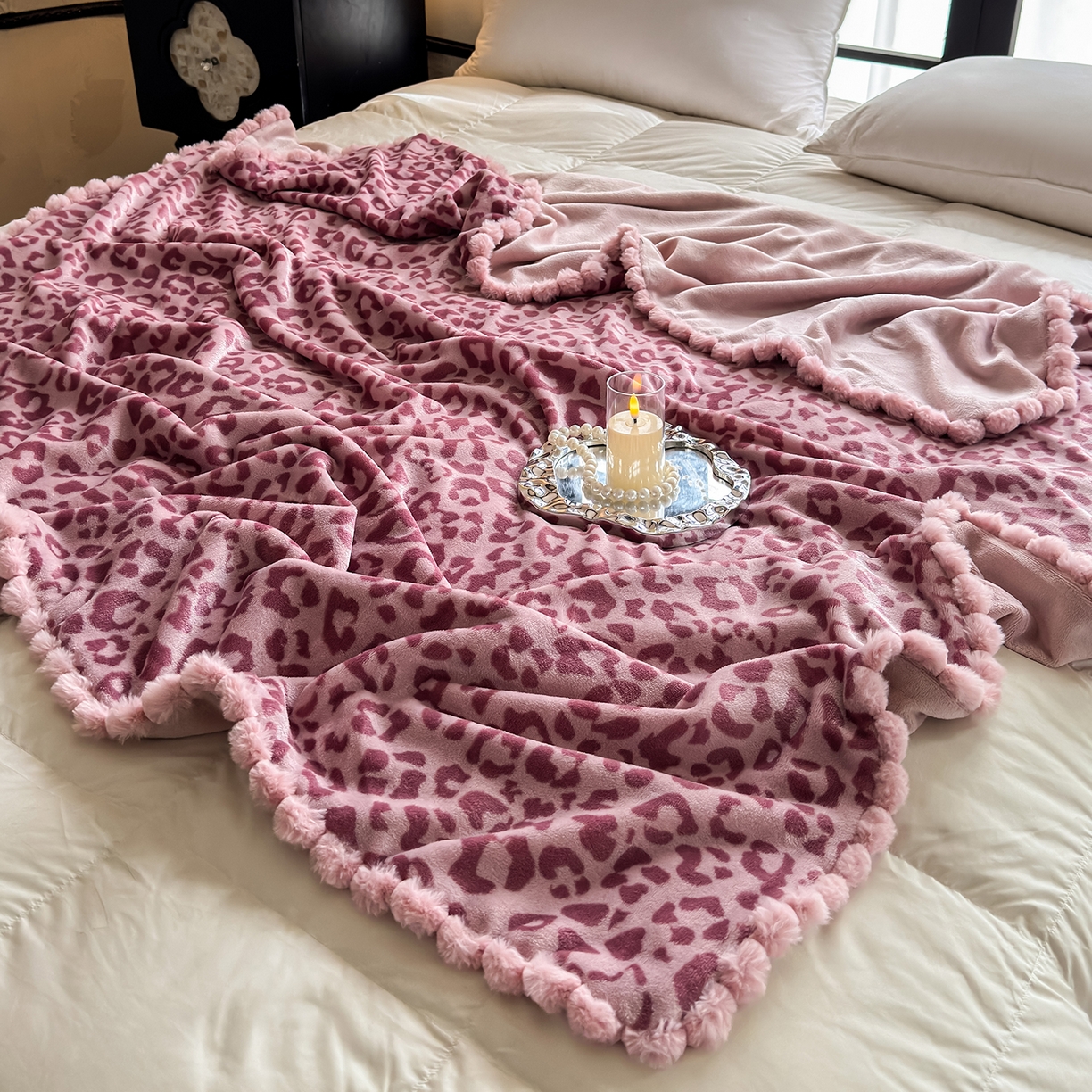 91家纺网 家纺一手货源 找家纺 艾咪-Amy ntmy 2025新款毛球款法式复古风牛奶绒双层毯毛毯毯子 躲猫猫粉