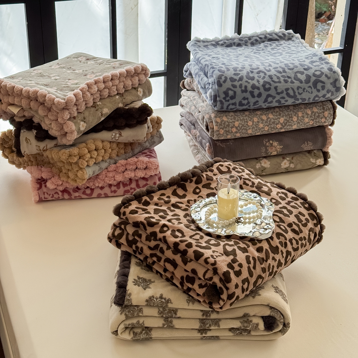 91家纺网 家纺一手货源 找家纺 （总）艾咪-Amy ntmy 2025新款毛球款法式复古风牛奶绒双层毯毛毯毯子,北茉,躲猫猫蓝,梦花影,组合图仅供参考不可下单,香榭,躲猫猫粉,丽夏,清香粉,清香咖,躲猫猫咖,墨花叙