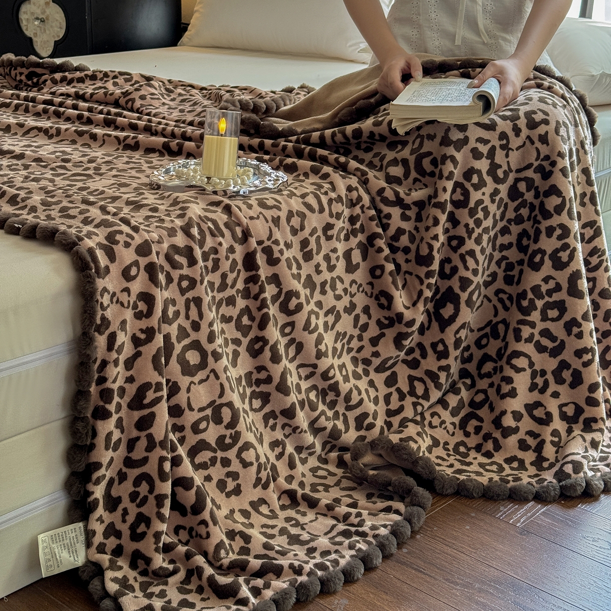 91家纺网 家纺一手货源 找家纺 艾咪-Amy ntmy 2025新款毛球款法式复古风牛奶绒双层毯毛毯毯子 躲猫猫咖