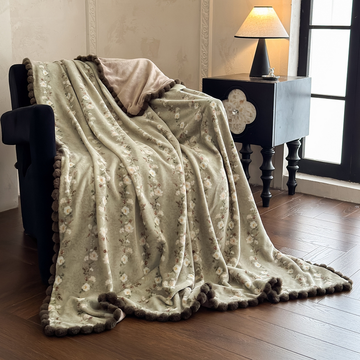 91家纺网 家纺一手货源 找家纺 艾咪-Amy ntmy 2025新款毛球款法式复古风牛奶绒双层毯毛毯毯子 清香咖