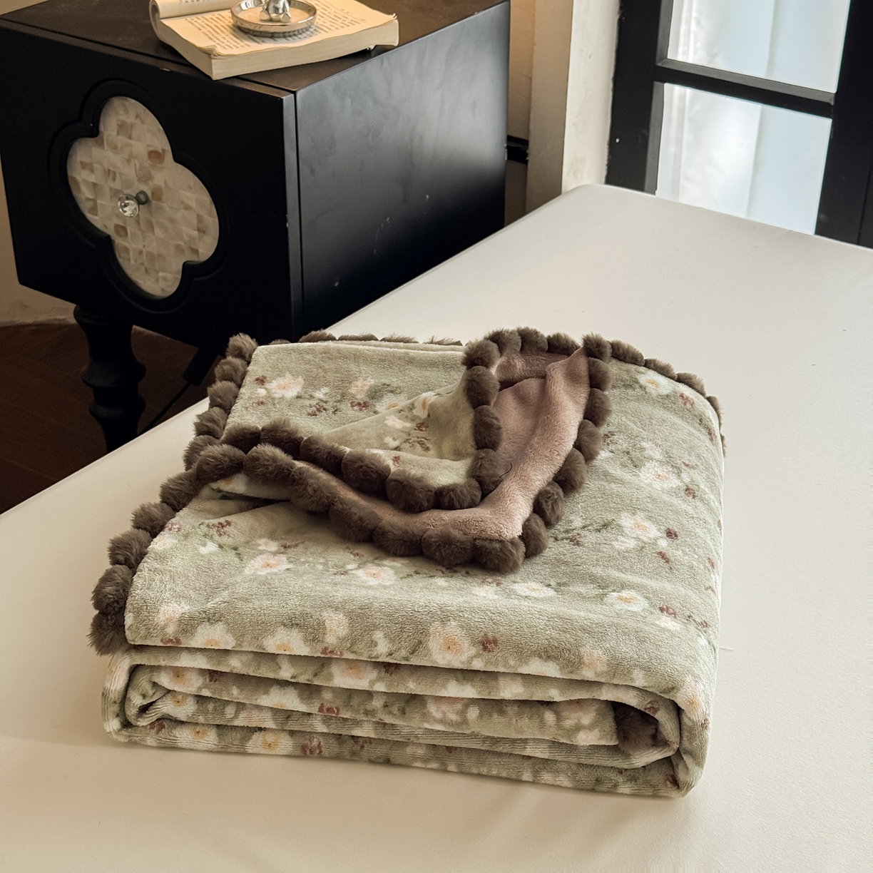 91家纺网 家纺一手货源 找家纺 艾咪-Amy ntmy 2025新款毛球款法式复古风牛奶绒双层毯毛毯毯子 清香咖