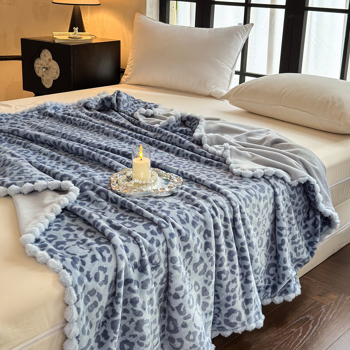 91家纺网 家纺一手货源 找家纺 艾咪-Amy ntmy 2025新款毛球款法式复古风牛奶绒双层毯毛毯毯子 躲猫猫蓝