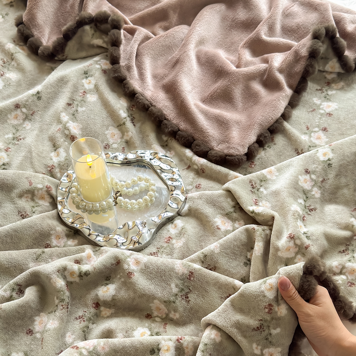 91家纺网 家纺一手货源 找家纺 艾咪-Amy ntmy 2025新款毛球款法式复古风牛奶绒双层毯毛毯毯子 清香咖