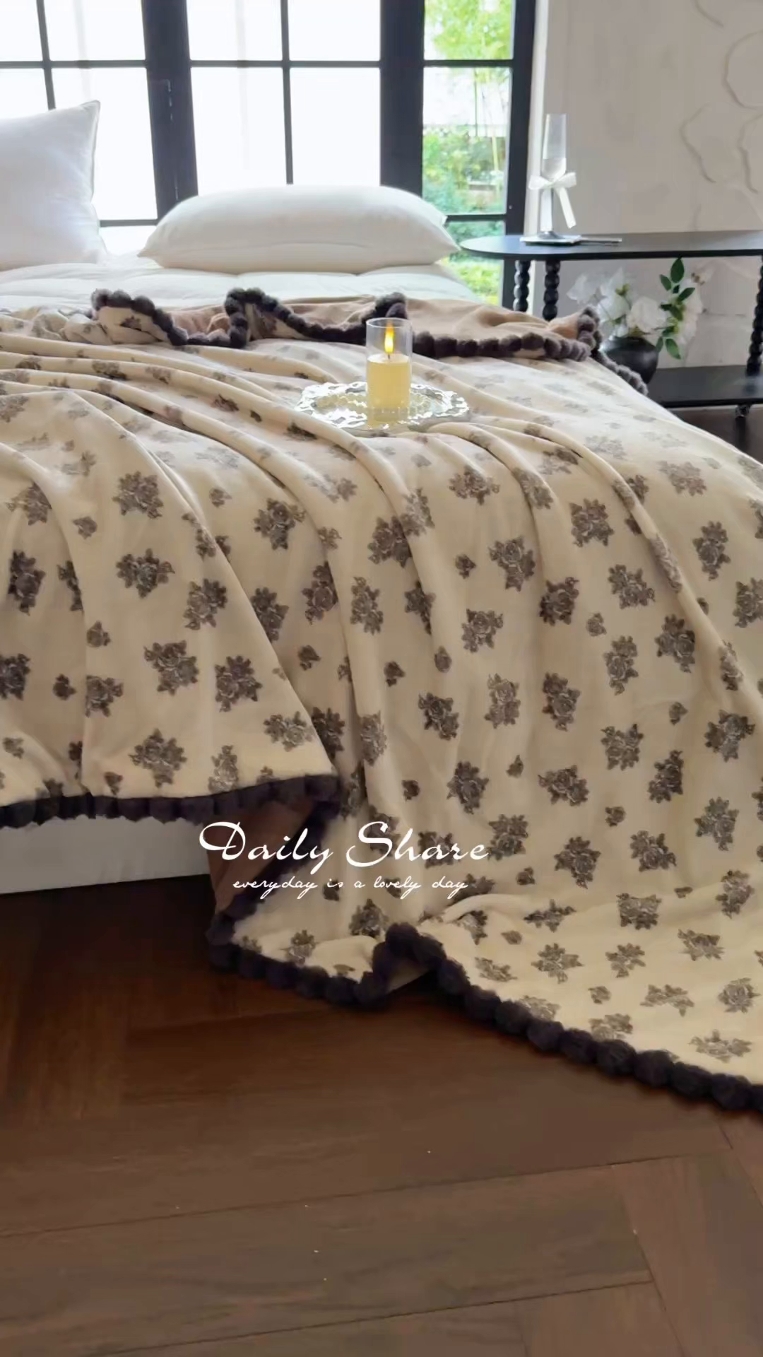 91家纺网 家纺一手货源 找家纺 艾咪-Amy ntmy 2025新款毛球款法式复古风牛奶绒双层毯毛毯毯子 墨花叙