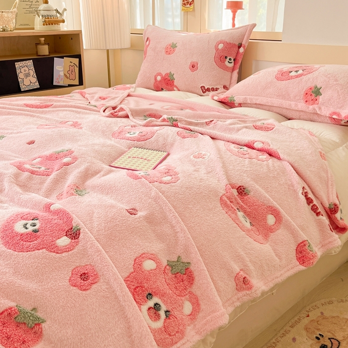 91家纺网 家纺一手货源 找家纺 川悦生活 2025新款高克重双面雪花绒印花毛毯三件套 毛毯甜系粉熊