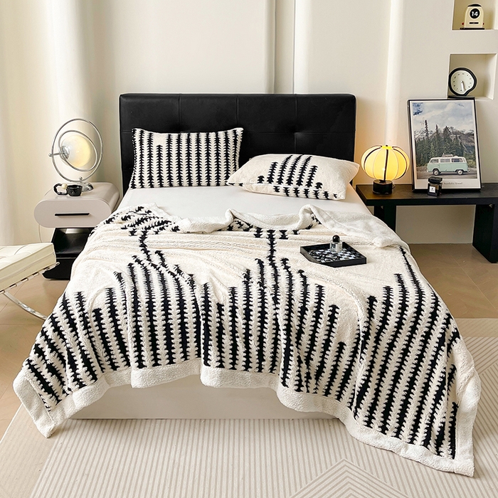 91家纺网 家纺一手货源 找家纺 （总）可恩欣 2025新款舒棉绒提花双层毛毯-留白-羽墨