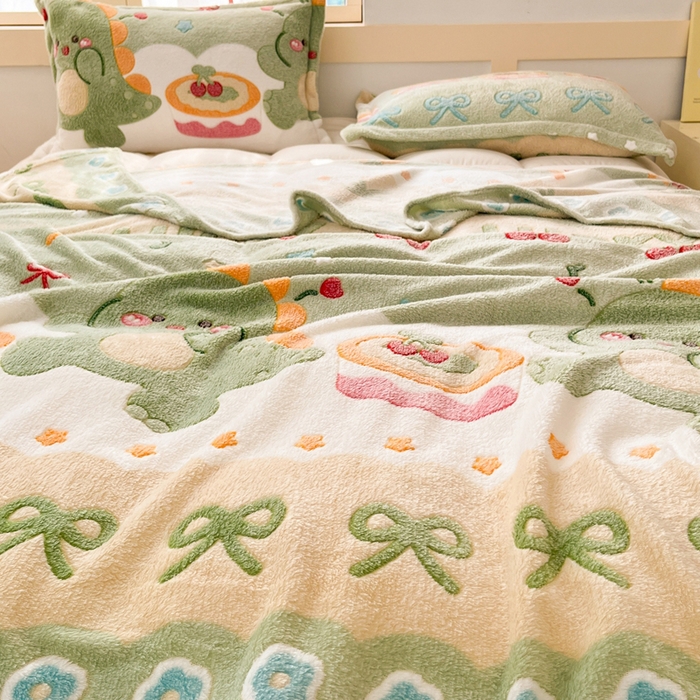 91家纺网 家纺一手货源 找家纺 川悦生活 2025新款高克重双面雪花绒印花毛毯三件套 毛毯甜系龙龙