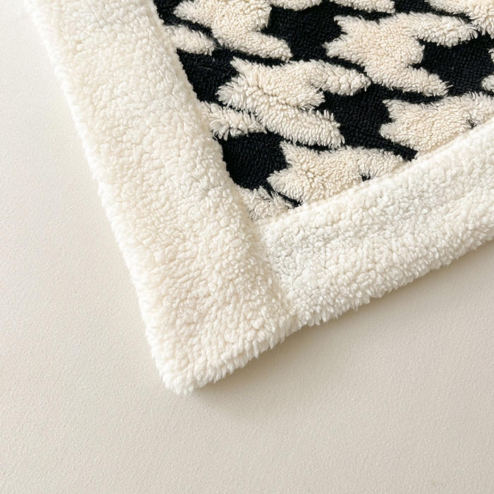 91家纺网 家纺一手货源 找家纺 可恩欣 2025新款舒棉绒提花双层毛毯-留白-羽墨千语黑