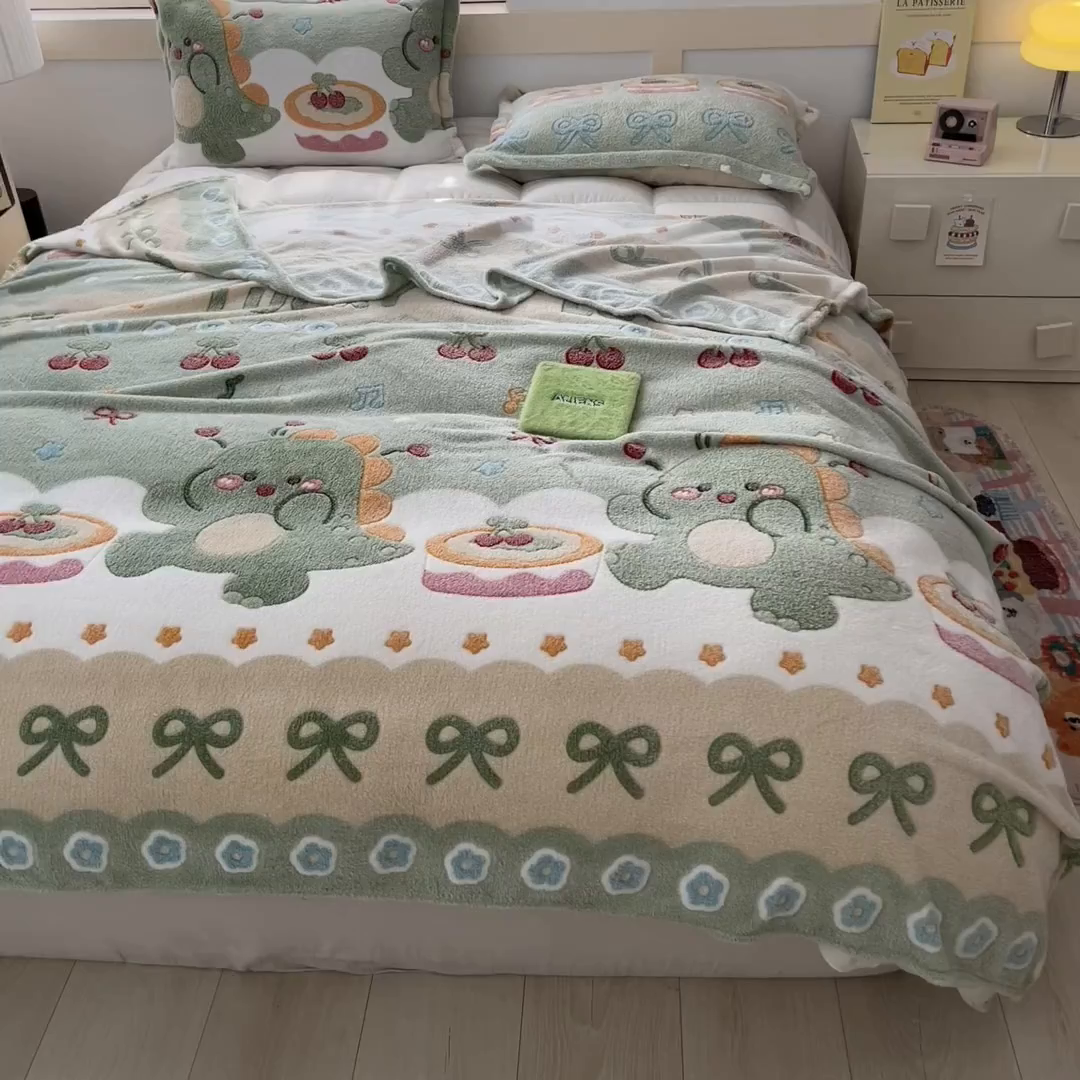 91家纺网 家纺一手货源 找家纺 川悦生活 2025新款高克重双面雪花绒印花毛毯三件套 毛毯甜系龙龙