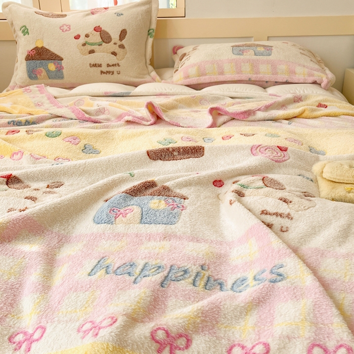 91家纺网 家纺一手货源 找家纺 川悦生活 2025新款高克重双面雪花绒印花毛毯三件套 毛毯小狗物语