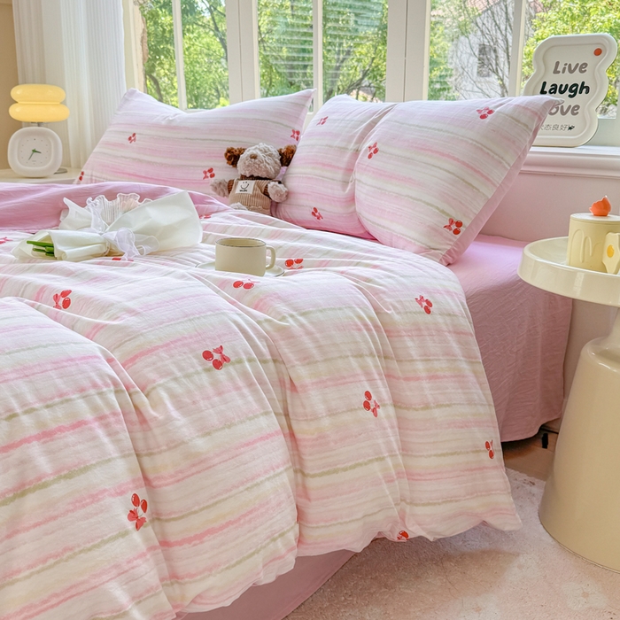 91家纺网 家纺一手货源 找家纺 仟岸家纺 2025新款亲肤舒适水洗棉四件套系列 可爱樱桃