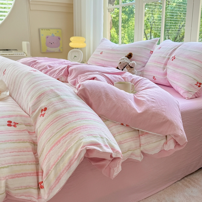 91家纺网 家纺一手货源 找家纺 仟岸家纺 2025新款亲肤舒适水洗棉四件套系列 可爱樱桃