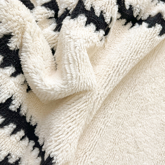 91家纺网 家纺一手货源 找家纺 可恩欣 2025新款舒棉绒提花双层毛毯-留白-羽墨西雅黑