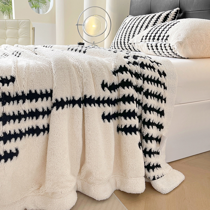 91家纺网 家纺一手货源 找家纺 可恩欣 2025新款舒棉绒提花双层毛毯-留白-羽墨西雅黑