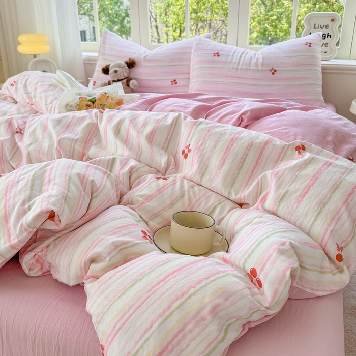 91家纺网 家纺一手货源 找家纺 仟岸家纺 2025新款亲肤舒适水洗棉四件套系列 可爱樱桃