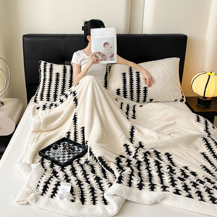 91家纺网 家纺一手货源 找家纺 可恩欣 2025新款舒棉绒提花双层毛毯-留白-羽墨西雅黑