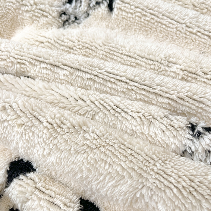 91家纺网 家纺一手货源 找家纺 可恩欣 2025新款舒棉绒提花双层毛毯-留白-羽墨小熊猫