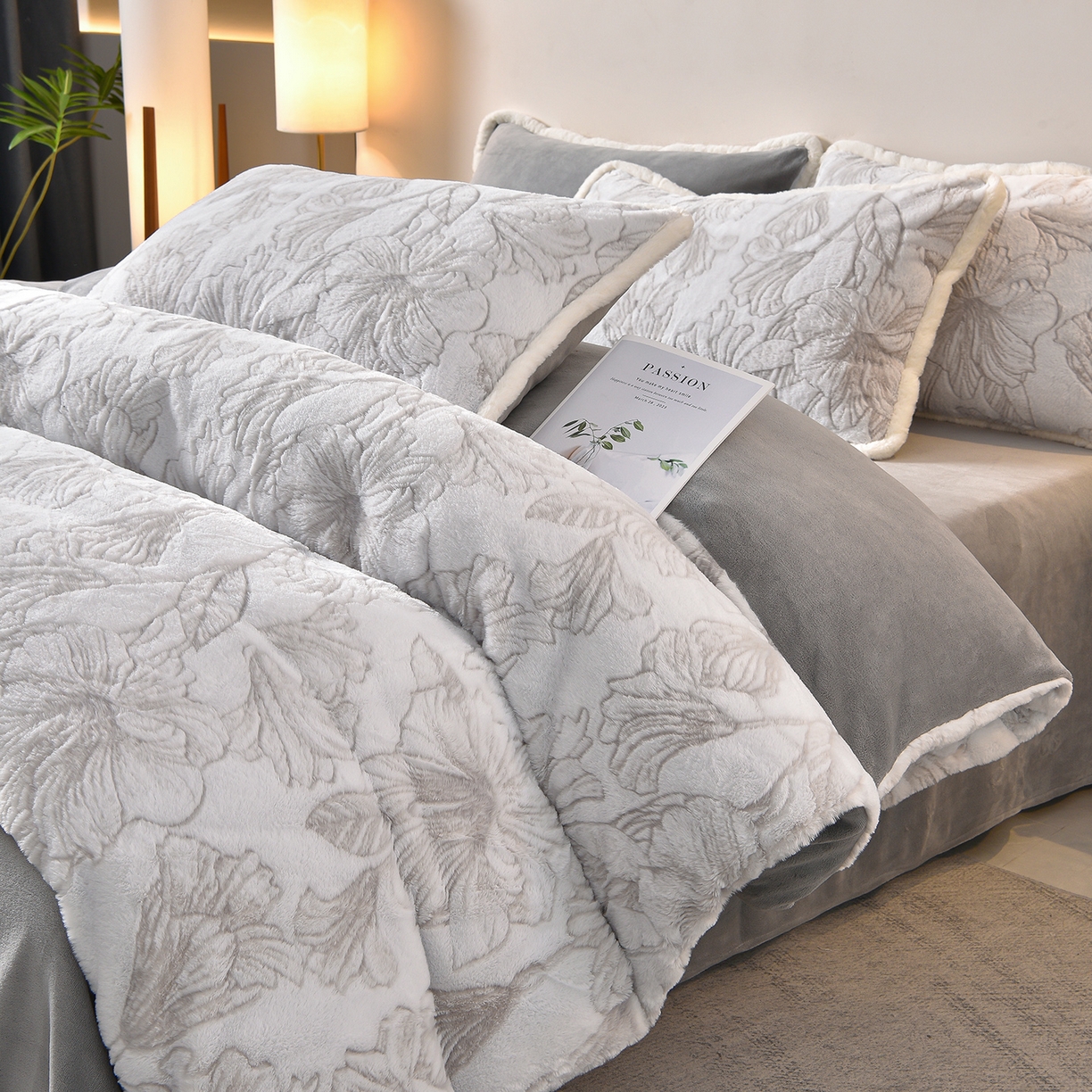 91家纺网 家纺一手货源 找家纺 （总）吾诺家居 320克深雕兔毛绒四件套牛奶绒四件套兔毛四件套 兔毛包边四件套