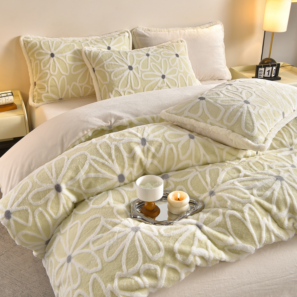 91家纺网 家纺一手货源 找家纺 吾诺家居 320克深雕兔毛绒四件套牛奶绒四件套兔毛四件套 兔毛包边四件套 优朵