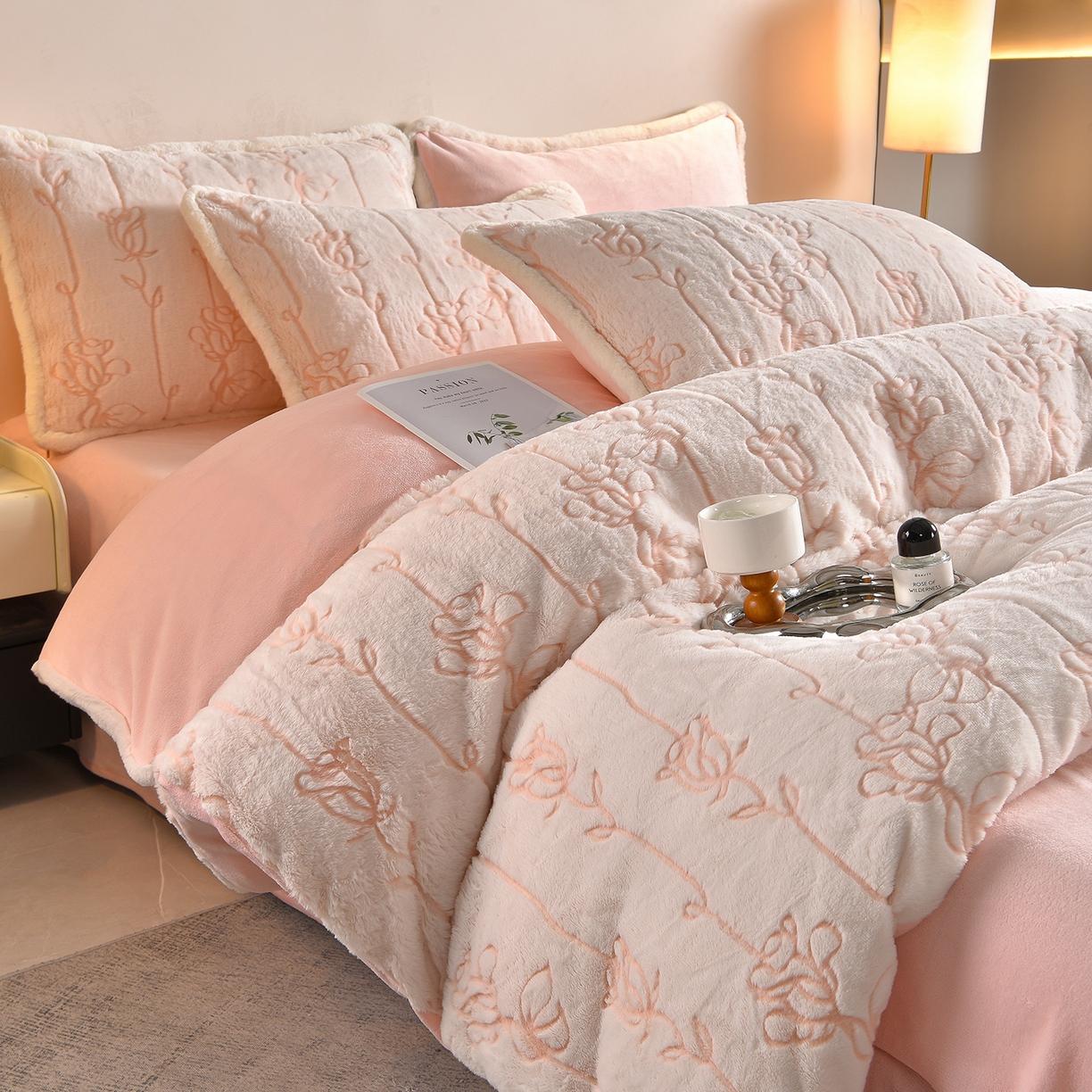 吾诺家居 320克深雕兔毛绒四件套牛奶绒四件套兔毛四件套 兔毛包边四件套 粉色玫瑰