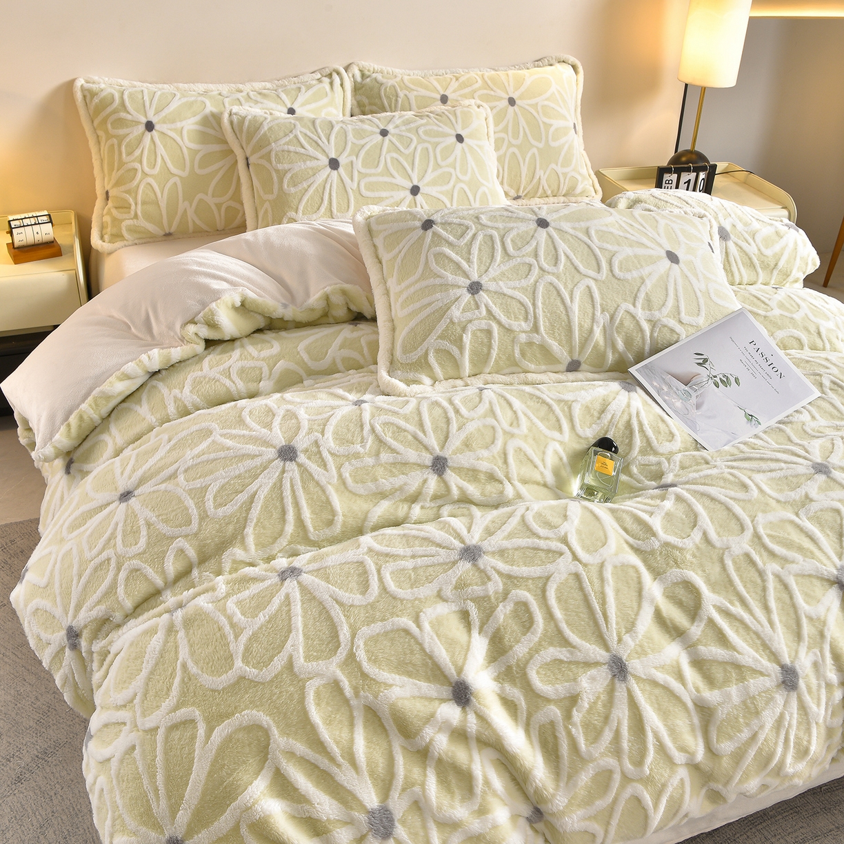 91家纺网 家纺一手货源 找家纺 吾诺家居 320克深雕兔毛绒四件套牛奶绒四件套兔毛四件套 兔毛包边四件套 优朵