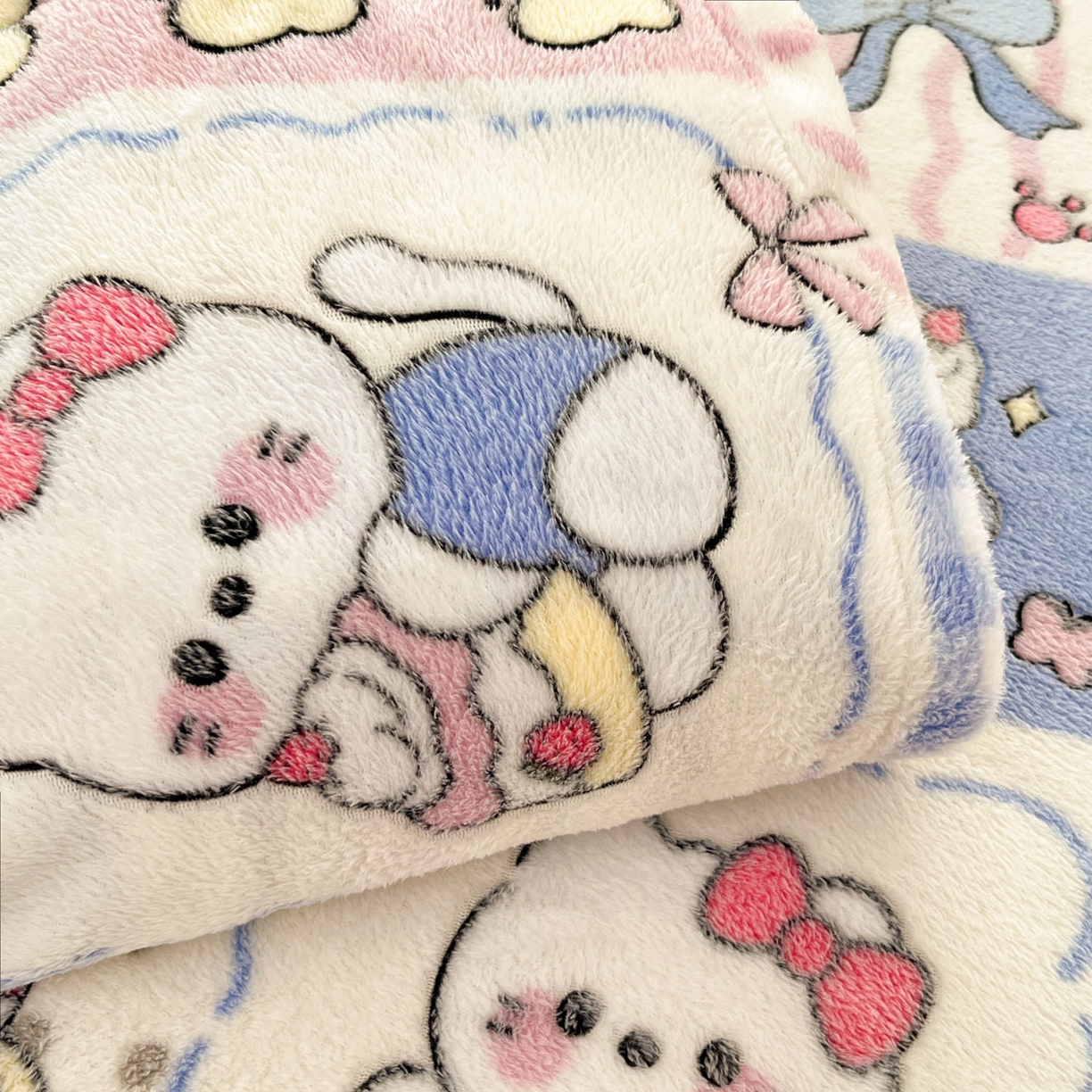 91家纺网 家纺一手货源 找家纺 川悦生活 2025新款高克重双面雪花绒印花毛毯三件套 毛毯小喵甜心