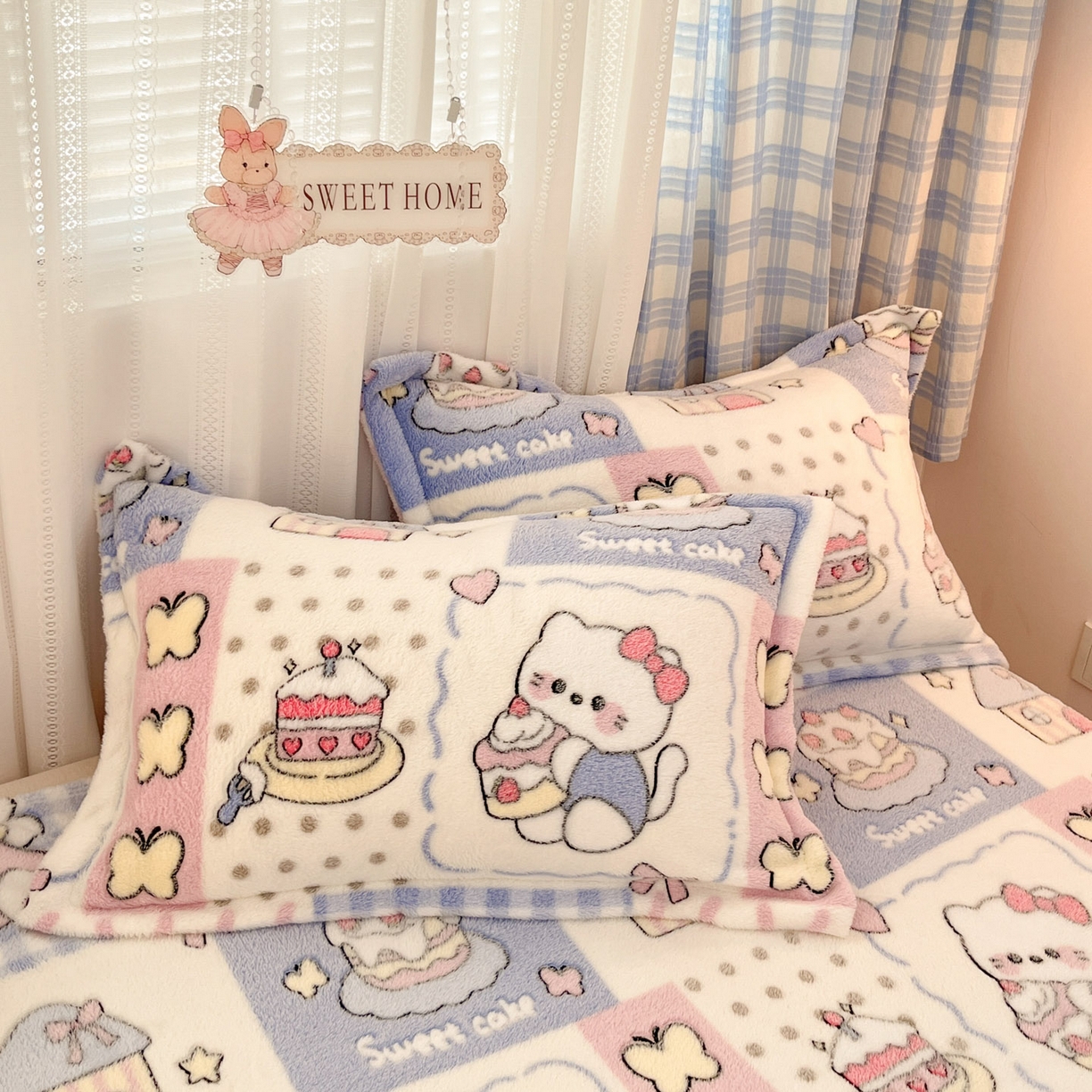 91家纺网 家纺一手货源 找家纺 川悦生活 2025新款高克重双面雪花绒印花毛毯三件套 毛毯小喵甜心