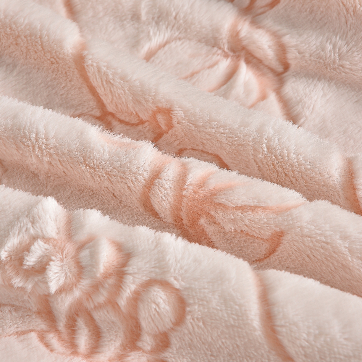 91家纺网 家纺一手货源 找家纺 吾诺家居 320克深雕兔毛绒四件套牛奶绒四件套兔毛四件套 兔毛包边四件套 粉色玫瑰