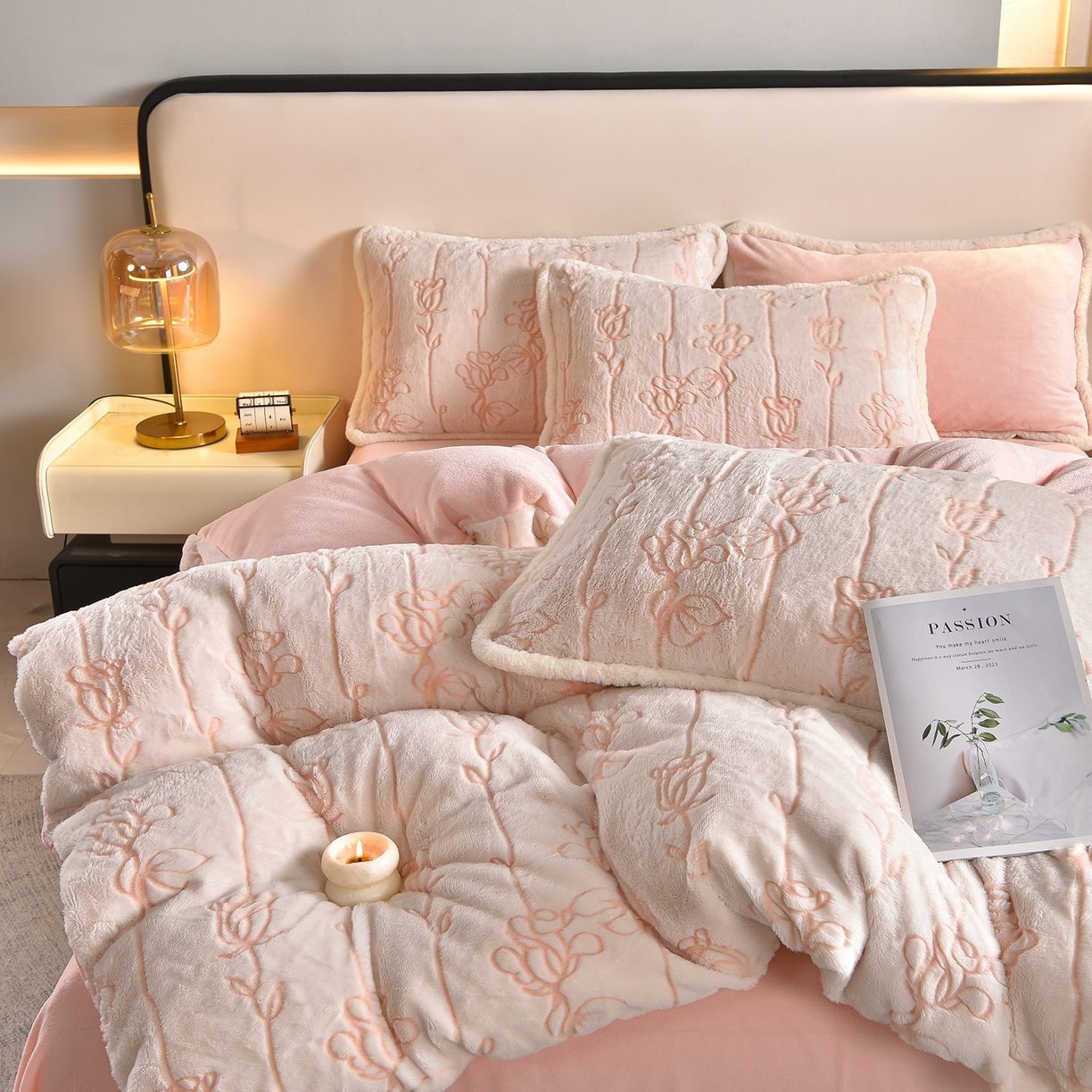 91家纺网 家纺一手货源 找家纺 吾诺家居 320克深雕兔毛绒四件套牛奶绒四件套兔毛四件套 兔毛包边四件套 粉色玫瑰