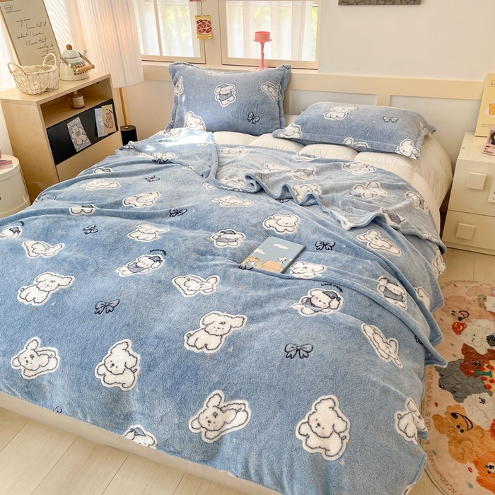 91家纺网 家纺一手货源 找家纺 川悦生活 2025新款高克重双面雪花绒印花毛毯三件套 毛毯小雪狗