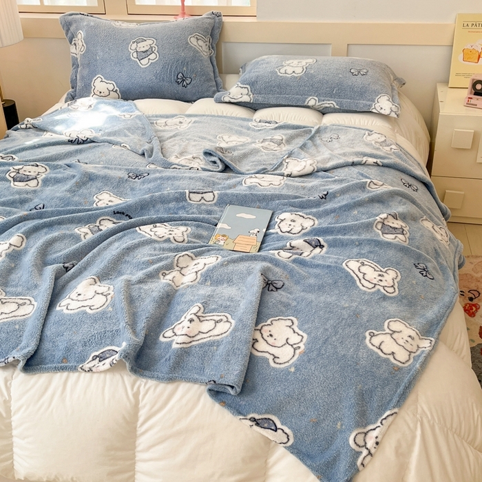 91家纺网 家纺一手货源 找家纺 川悦生活 2025新款高克重双面雪花绒印花毛毯三件套 毛毯小雪狗