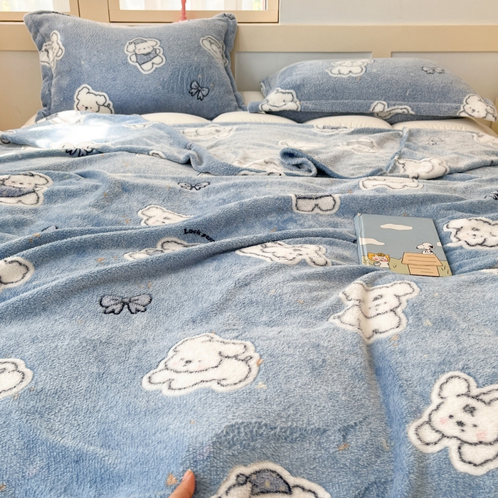 91家纺网 家纺一手货源 找家纺 川悦生活 2025新款高克重双面雪花绒印花毛毯三件套 毛毯小雪狗