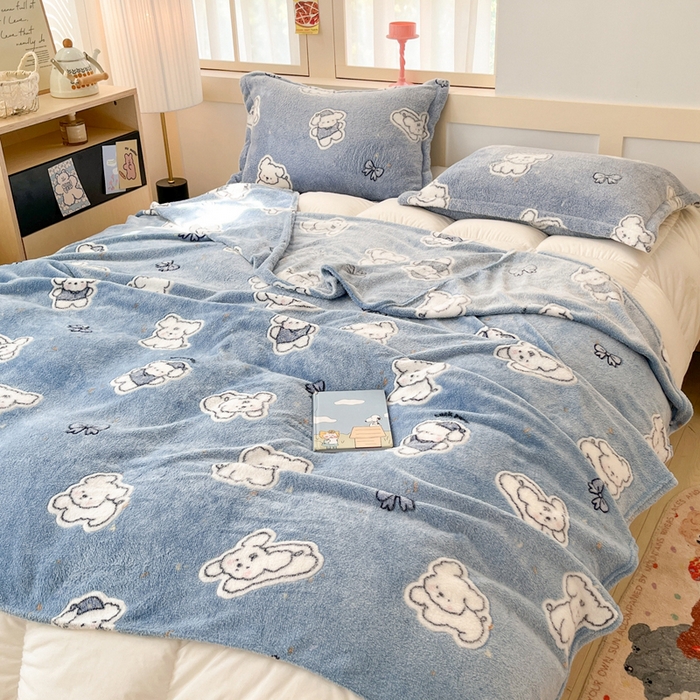 91家纺网 家纺一手货源 找家纺 川悦生活 2025新款高克重双面雪花绒印花毛毯三件套 毛毯小雪狗