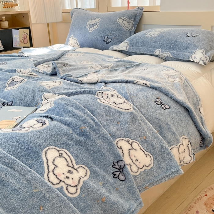 91家纺网 家纺一手货源 找家纺 川悦生活 2025新款高克重双面雪花绒印花毛毯三件套 毛毯小雪狗